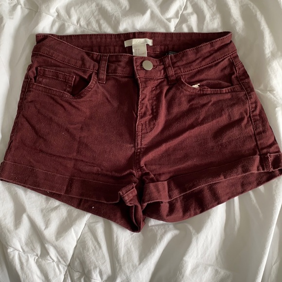 H&M Maroon Mid-Rise Jean Shorts Size 2 - Picture 1 of 3